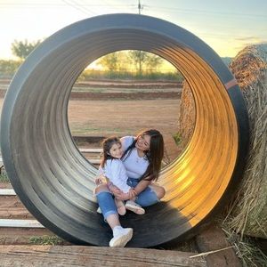 Meet your Posher, Claudia